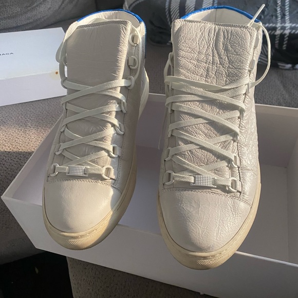 Balenciaga - Picture 8 of 9